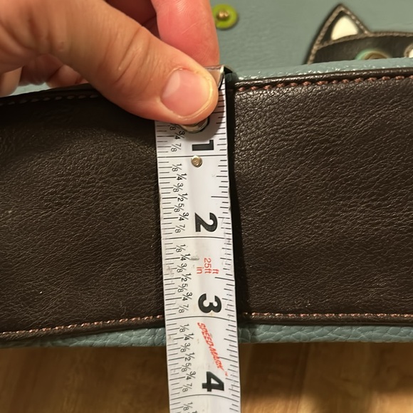 Chala cat tote - black white cat with ball of yarn - fish keychain attached - Picture 14 of 16